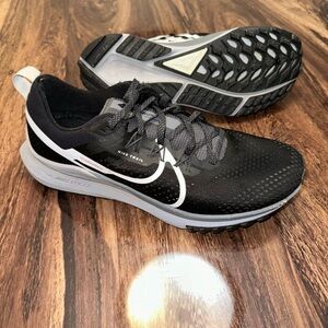 Nike Pegasus Trail 4 Mens’s Running Shoes